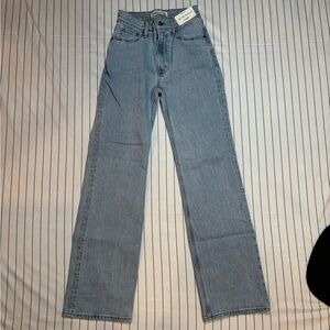 Abercrombie & Fitch Light Blue 90s Relaxed Jeans